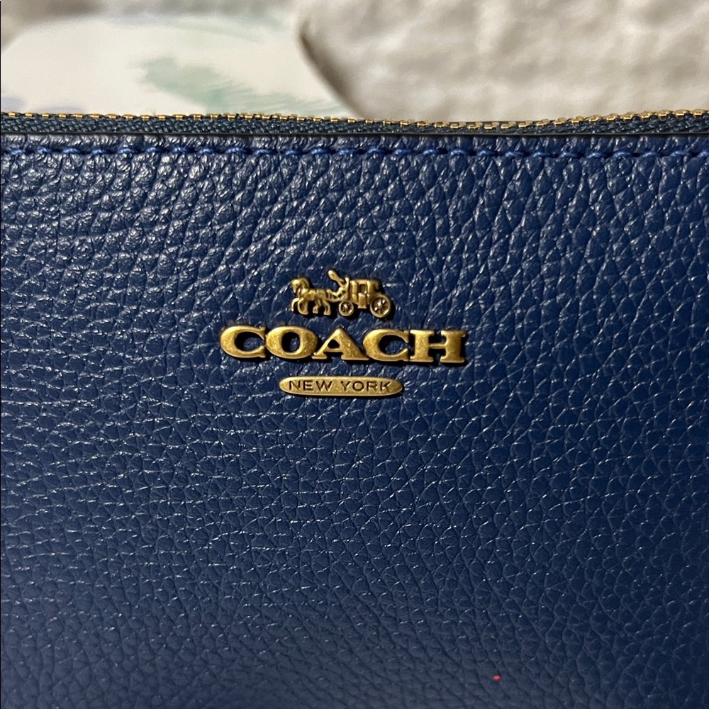 NWT Coach Deep Blue Leather Wristlet - Picture 4 of 9